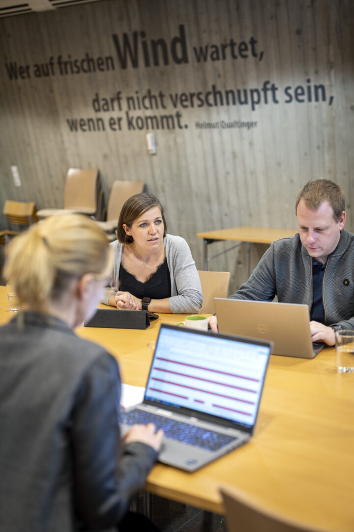 Der Medienraum bietet Platz für Netzwerktreffen, Schulungen oder Präsentationen